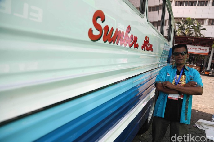 Bus-bus Jadul Rayu Pengunjung Jiexpo Kemayoran