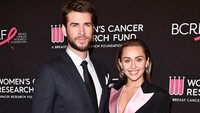 Mereka adalah pasangan yang serasi. Foto: Dok. Instagram/mileycyrus