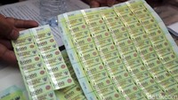 Wakapolda Metro Jaya, Brigjen Wahyu Hadiningrat mengatakan kerugian negara akibat peredaran materai palsu itu mencapai Rp 30 miliar.