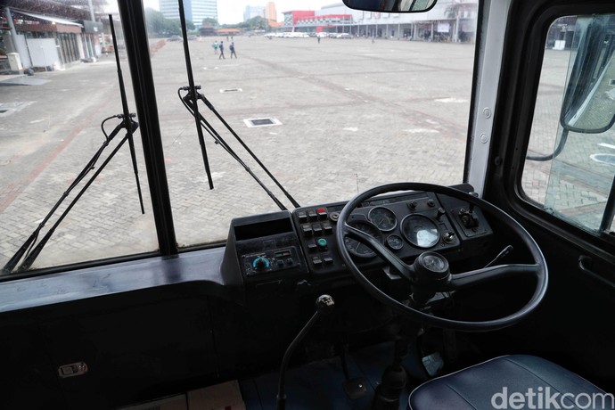 Bus-bus Jadul Rayu Pengunjung Jiexpo Kemayoran