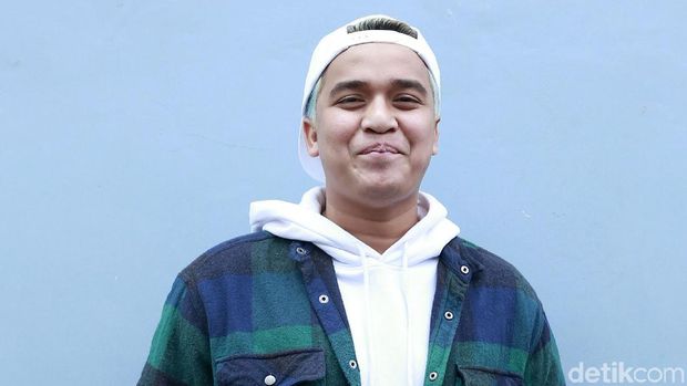 Dikasih Kamera Mahal, Billy Kok Beli Tas KW untuk Pacar Sih?