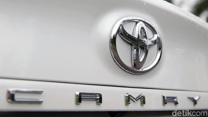 Tim detikoto berkesempatan melakukan review mobil sedan terbaru dari Toyota, All New Camry, beberapa waktu lalu.