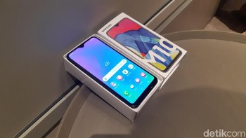 Galaxy M10 menyasar milenial yang ingin smartphone dengan baterai besar. (Foto: detikINET/Virgina Maulita Putri)