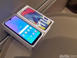 Unboxing Galaxy M10, Smartphone Rp 1 Jutaan dari Samsung