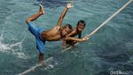 Berenang Ala Anak Pantai Papagarang
