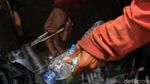 Bangunan Liar dan Sampah Plastik Berjejer di Bantaran BKB