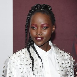 Lupita Nyongo Dituduh Munafik Usai Komentar Lawas Soal Black Panther