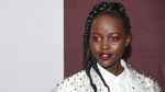 Gaya Chic Lupita Nyongo  dengan Dress Transparan