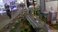 Pihak Indonesia juga tidak ketinggalan dalam acara ini. Turut hadir pihak MRT Jakarta, PT Adhi Karya (Persero) Tbk yang membangun LRT, PT Waskita Karya (Persero) Tbk yang membangun LRT Palembang, dan PT INKA (Persero).
