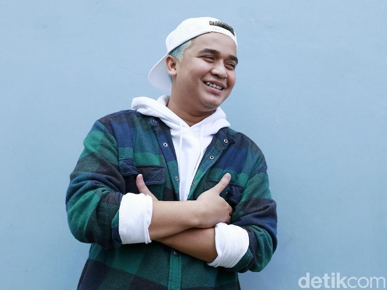 Putus dari Hilda, Billy Syahputra Disebut Sudah Punya Gandengan Baru Putus dari Hilda, Billy Syahputra Disebut Sudah Punya Gandengan Baru