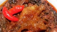 Kalau yang ini gideg koyoe Salatiga. Koyor dimasak dengan bumbu cabe hingga kemerahan dan lembut. Foto: Instagram @ntikrisna