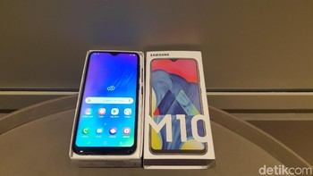 Samsung Galaxy M10 hadir di Indonesia menyusul Galaxy M20. (Foto: detikINET/Virgina Maulita Putri)