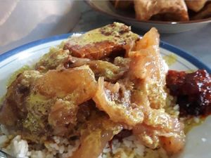 Bagaimana Kalau Pagi Ini Sarapan Gudeg Koyor yang Kenyal Gurih Ini?
