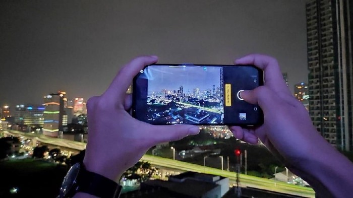 Ilustrasi foto malam. (Foto: Moch Prima Fauzi/detikcom) Ilustrasi foto malam. (Foto: Moch Prima Fauzi/detikcom)