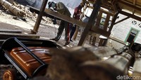 Untuk meningkatkan produksi, pengusaha kayu di desa Papagarang membeli mesin diesel untuk menunjang produksinya.