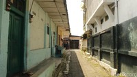 Ini adalah bangunan bekas hotel di Berglust yang kini jadi rumah warga. (Yudha Maulana/detikTravel)