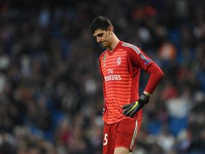 Courtois Akan Ditukar dengan De Gea?