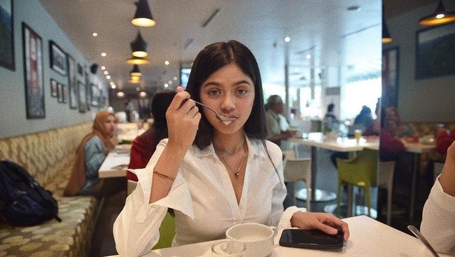 Gaya Kulineran Vieranni Hingga Bule Ketagihan Sambal Peda Petai
