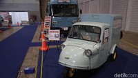 Ada juga mobil bemo yang unik dan jadi legenda di Jakarta.