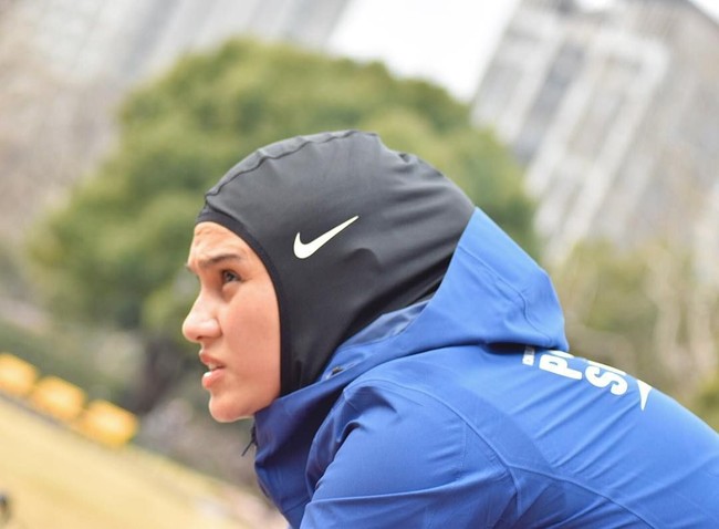Zeezee Shahab memilih hijab instan dari Nike untuk berolahraga. Menurutnya, penting memilih hijab yang dikhususkan untuk berolahraga agar tidak gerah. Foto: Instagram