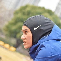 Zeezee Shahab memilih hijab instan dari Nike untuk berolahraga. Menurutnya, penting memilih hijab yang dikhususkan untuk berolahraga agar tidak gerah. Foto: Instagram