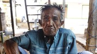 Di Pulau Papagarang ini tinggal Liman seorang yang bisa membuat bubu. Ia mengatakan anak dan cucunya tak ada yang mau meneruskan keterampilan membuat perangkap ikan tersebut. Duh, bisa punah dong kalau nggak ada penerusnya.