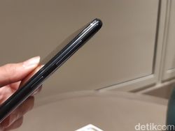 Unboxing Galaxy M10, Smartphone Rp 1 Jutaan dari Samsung