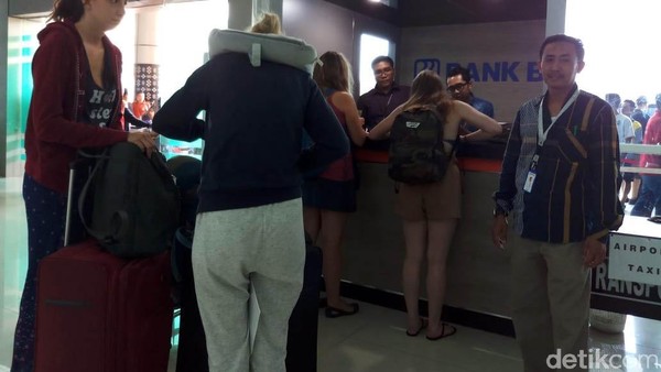 Money Changer BRI Permudah Liburan Para Turis di Labuan Bajo
