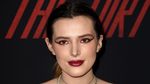 Seksinya Bella Thorne dengan Mini Dress Hitam