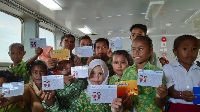 Bahagianya Masyarakat di Kepulauan NTT Bisa Nabung di Bank Terapung 