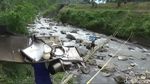 Warga Bantu Evakuasi Bangkai Heli yang Jatuh di Tasik
