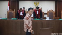 Budi sebelumnya dijerat KPK sebagai tersangka dengan jabatan Kepala Divisi Gedung PT HK.