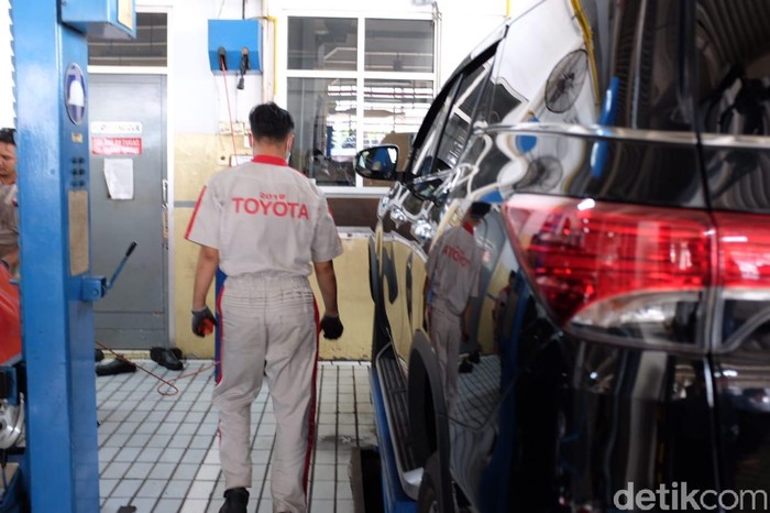 Bengkel Mobil Auto2000 Surabaya
