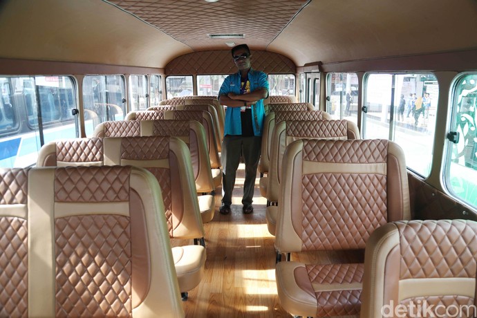 Bus-bus Jadul Rayu Pengunjung Jiexpo Kemayoran