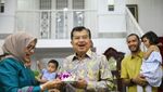 Terima Kue hingga Disuapi, Ini Momen Mesra Mufidah Kalla dan Jusuf Kalla