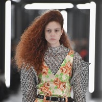 Nathan Westling dulu dikenal sebagai Natalie. Model yang sering berjalan untuk fashion show brand-brand kenamaan itu memutuskan untuk menjadi transgender dan tetap diterima di industri modeling. Foto: Getty Images