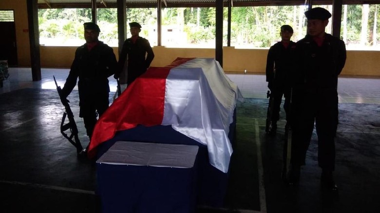 Jenazah Bharada Aldy yang Gugur Ditembak KKB Dibawa ke Nunukan Jenazah Bharada Aldy yang Gugur Ditembak KKB Dibawa ke Nunukan