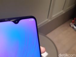 Unboxing Galaxy M10, Smartphone Rp 1 Jutaan dari Samsung