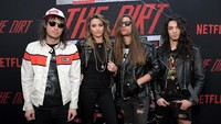 Paris Jackson dan sang kekasih, Gabriel Glenn saat menghadiri premiere The Dirt di California, AS pada Selasa (19/3) waktu setempat. Charley Gallay/Getty Images for Netflix