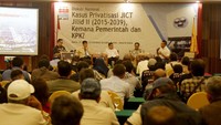 Hadir dalam acara tersebut Ekonom Universitas Indonesia Oskar Vitriano, Dosen Universitas Muhammadiyah Jakarta Septa Chandra, Direktur Pusat Kajian Anti Korupsi UGM Oce Madril dan Ketua Umum Federasi Pekerja Pelabuhan Indonesia (FPPI) Nova Sofyan Hakim di Jakarta, Kamis (21/3/2019). Foto: dok. SP JICT
