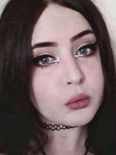 Alice Cutter menang kontes kecantikan Miss Hitler