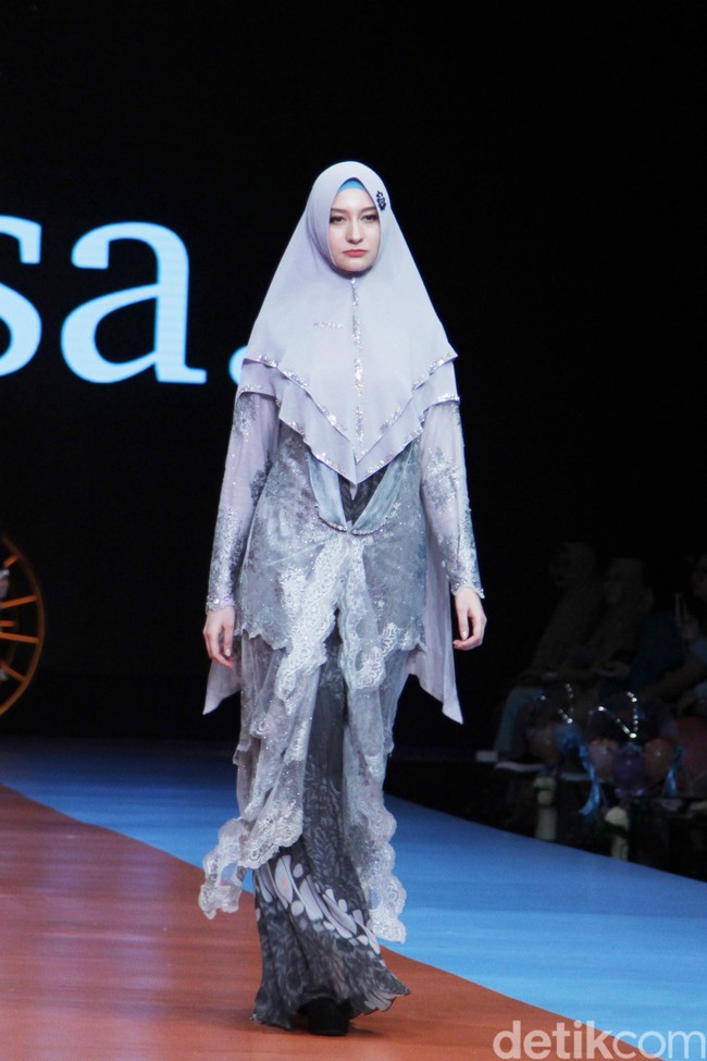 Koleksi busana muslim syari Si.Se.Sa yang ditampilkan di Si.Se.Sa Annual Fashion Show 2019, The Tribrata, Jakarta, [Selasa 19/03/2019]. Foto: Mohammad Abduh/Wolipop