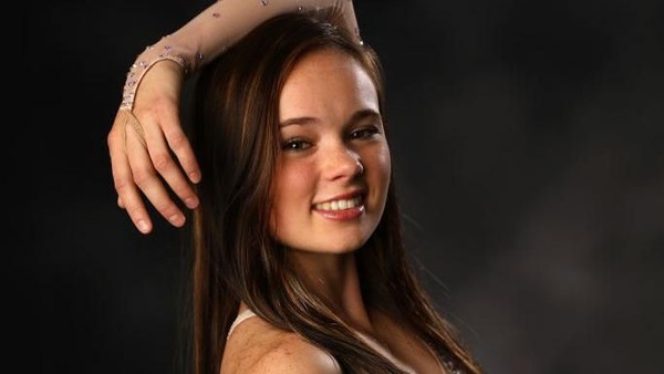 Foto: Skater Cantik yang Terkena Skandal, Dituduh Bikin Betis Rivalnya Sobek