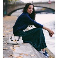 Walau jarang tampil sebagai model utama Amanda Sanchez punya kecantikan berkarakter dengan fitur wajahnya yang tegas. Ia juga punya gaya busana menarik tak kalah dari para model-model papan atas. Foto: Instagram @amandasanchez