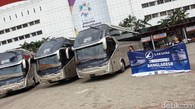 Bertempat di area JIExpo, Kemayoran, Jakarta, Menteri Luar Negeri RI Retno Marsudi, hari ini, Kamis (21/3/2019) resmi melepas ekspor perdana bus eksekutif CV Laksana ke Bangladesh.