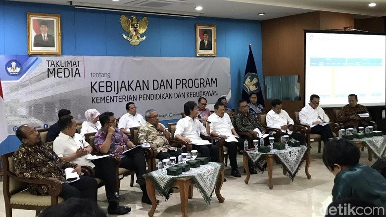 Kemendikbud Beri Kebijakan UN Khusus ke Siswa Terdampak Bencana Kemendikbud Beri Kebijakan UN Khusus ke Siswa Terdampak Bencana
