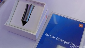 Selain 6 perangkat tadi, Xiaomi turut memamerkan Mi Car Charger Pro. Foto: Adi Fida Rahman/detikINET