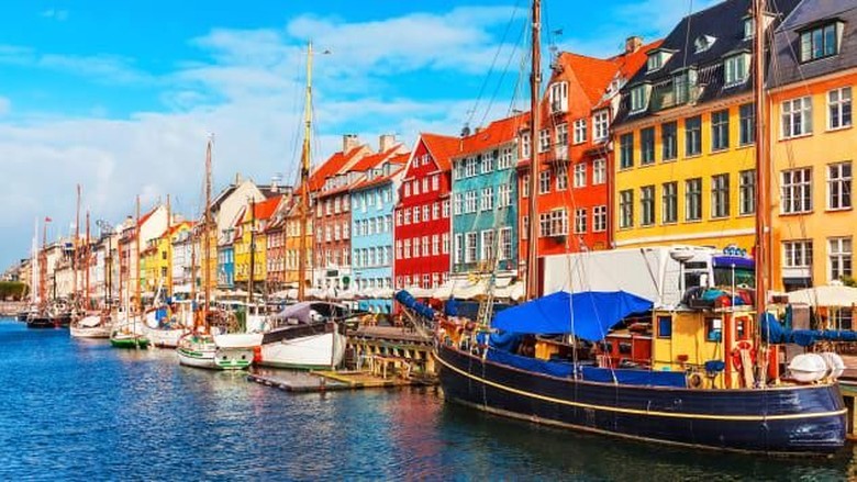 Denmark adalah Negara dengan Bendera Tertua di Dunia. (Foto: Shutterstock/CNN Travel) Denmark adalah Negara dengan Bendera Tertua di Dunia. (Foto: Shutterstock/CNN Travel)