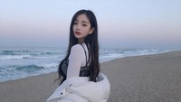 Tak jarang Kim membiarkan kolom lokasi liburannya kosong. Mau liburan dengan tenang ya Kim? (dodo_baby/Instagram)