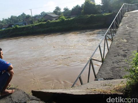 Jembatan putus di Jombang